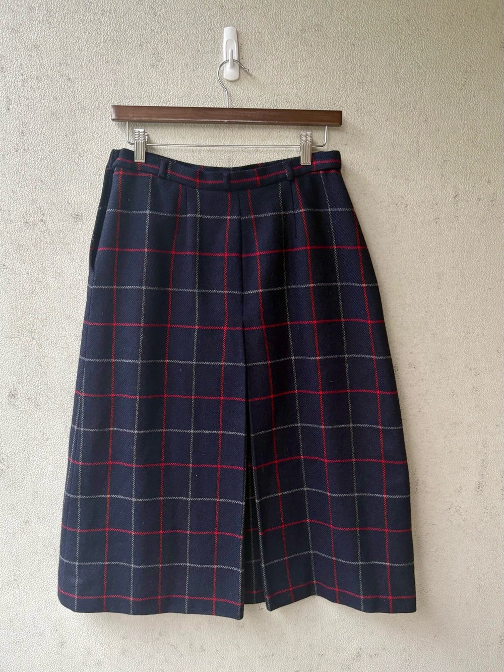 Vintage Burberrys Made England 100% Wool Navy Plaid Pleated Midi Skirt
